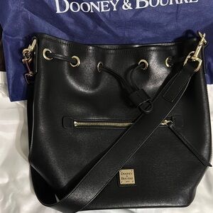 Dooney & Bourke Black Leather Women's Bag